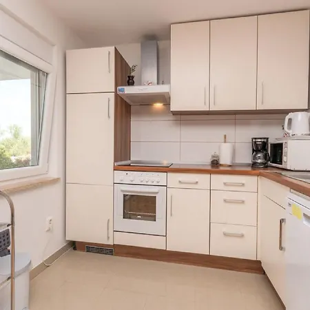 Lilly - Two Bedroom With Terrace And Sea View Pašman