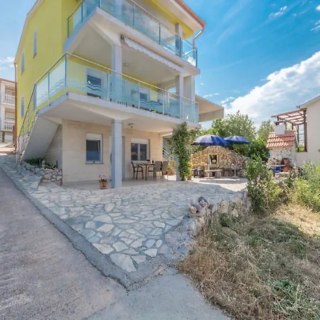 Lilly - Two Bedroom With Terrace And Sea View Apartmán *