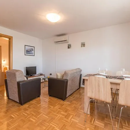 Lilly - Two Bedroom With Terrace And Sea View 公寓