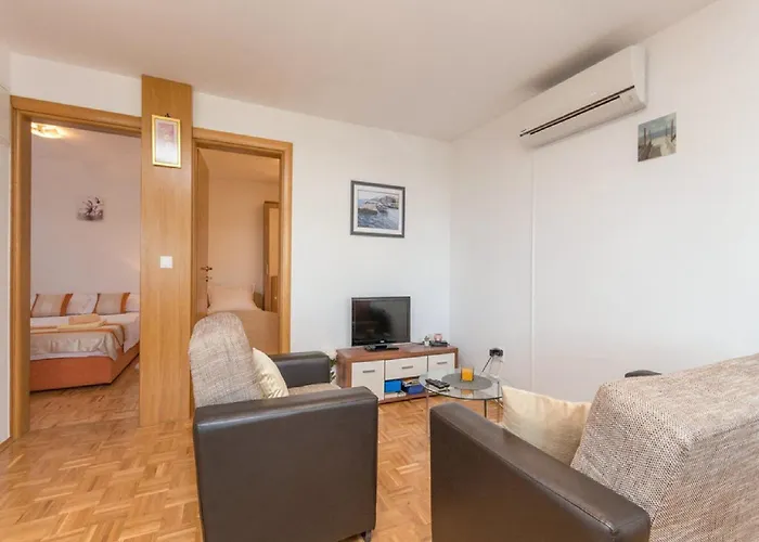 Апартаменты Lilly - Two Bedroom With Terrace And Sea View Пашман