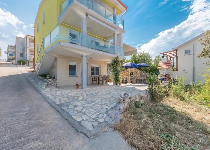 Lilly - Two Bedroom With Terrace And Sea View Apartmán *